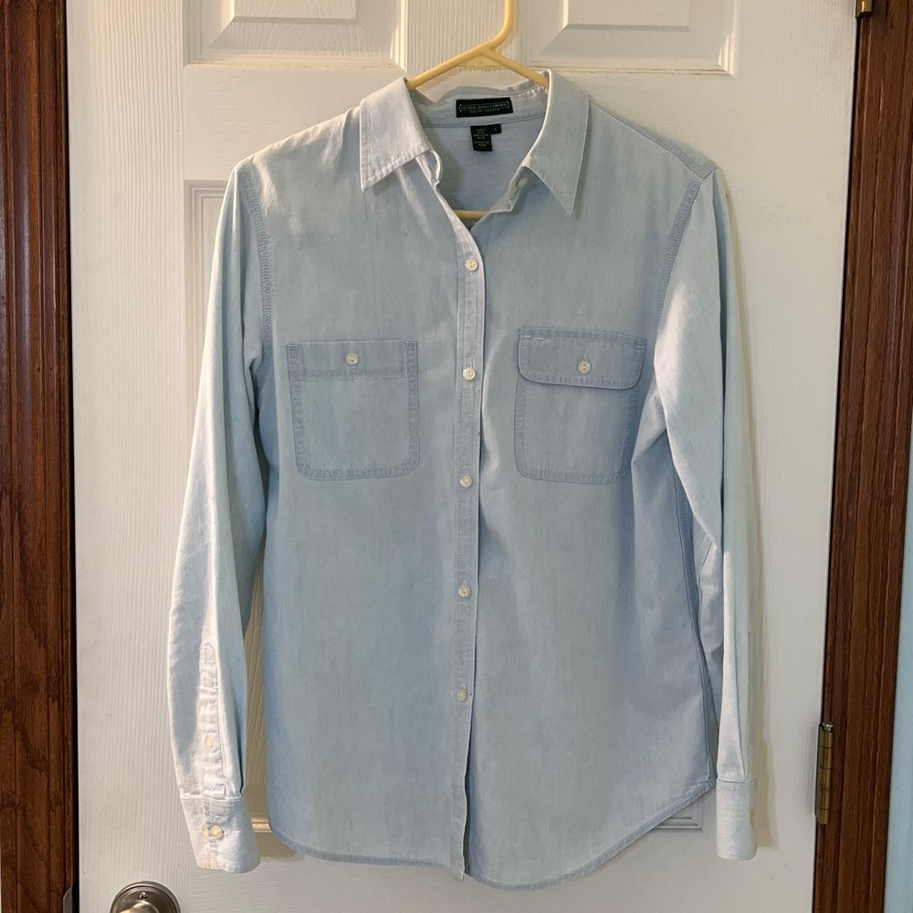 Lauren Jeans Co Ralph Lauren Light Chambray Blue 100% Cotton Button Down Shirt